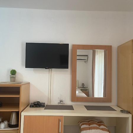 Guest House Jasna Budva Buitenkant foto