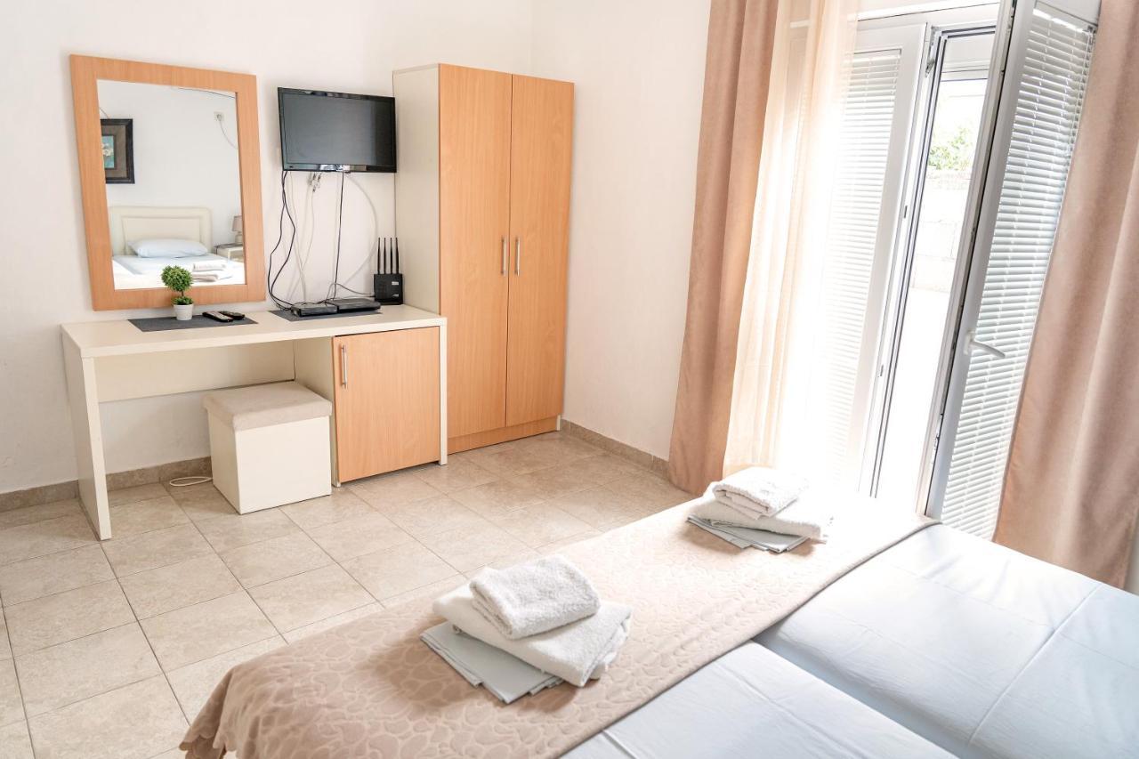Guest House Jasna Budva Buitenkant foto