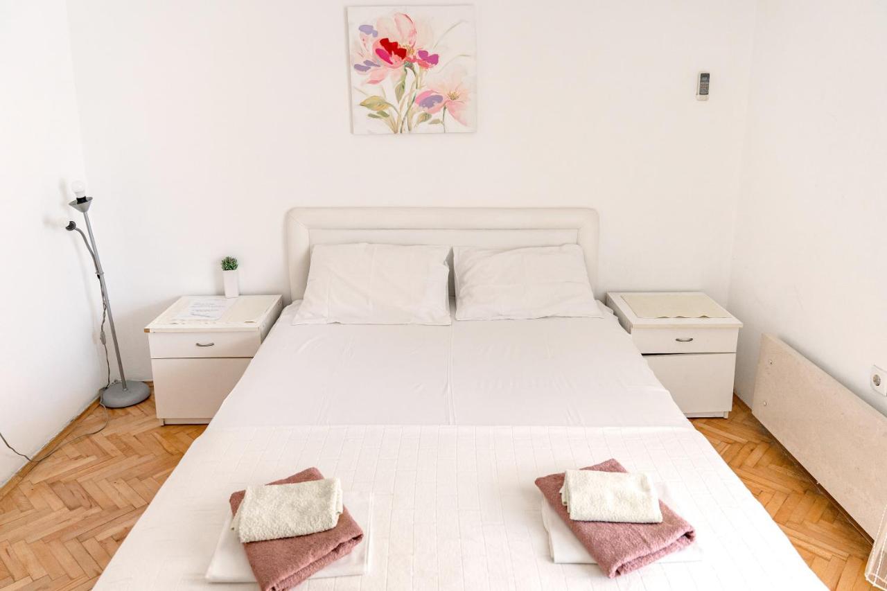Guest House Jasna Budva Buitenkant foto