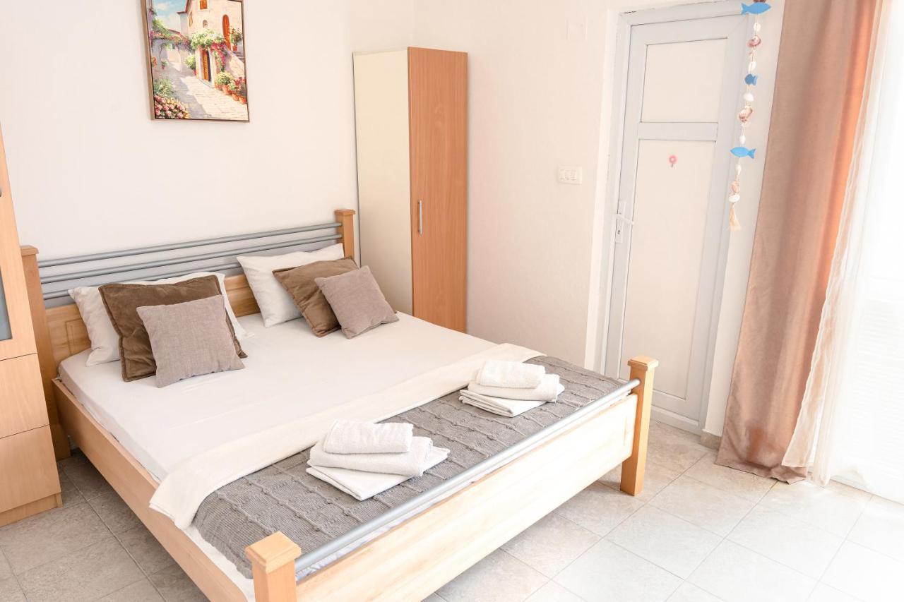 Guest House Jasna Budva Buitenkant foto