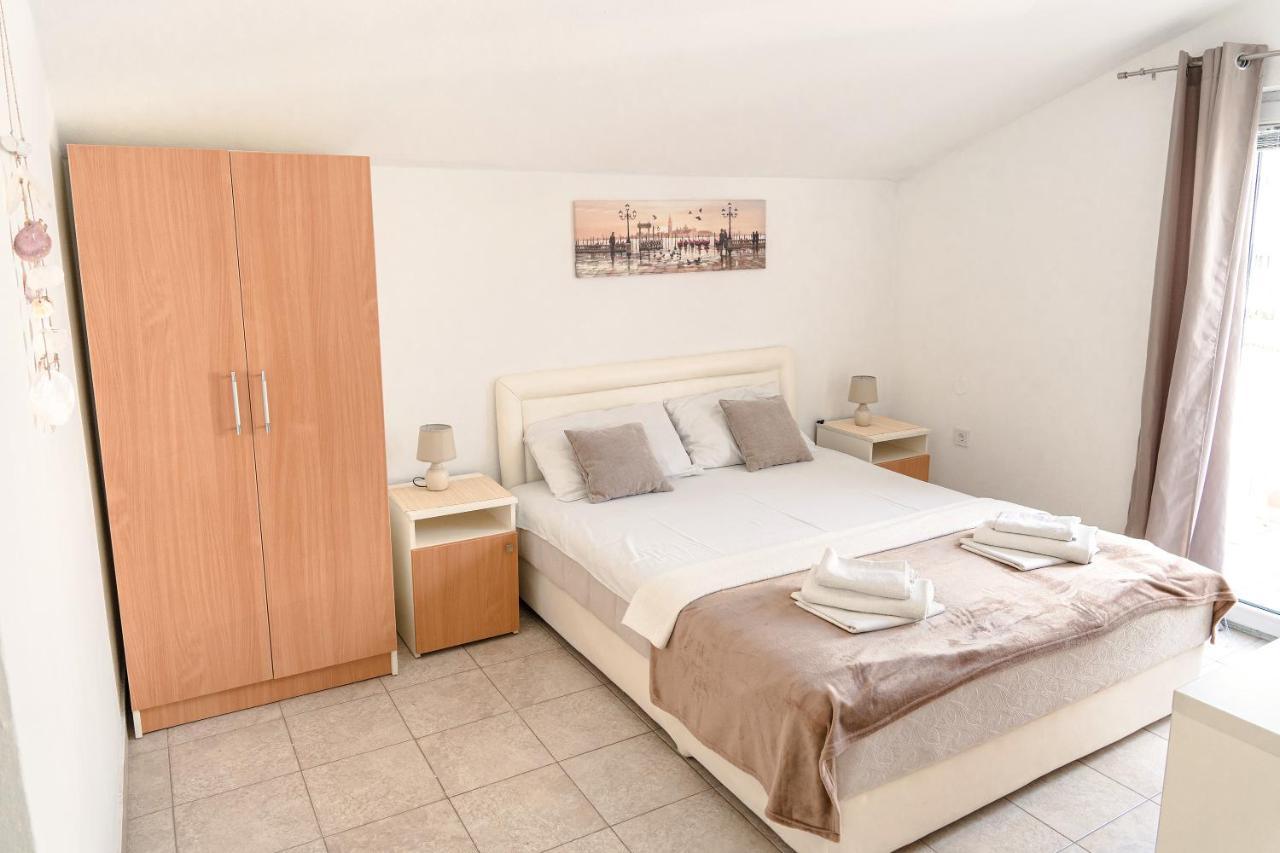 Guest House Jasna Budva Buitenkant foto