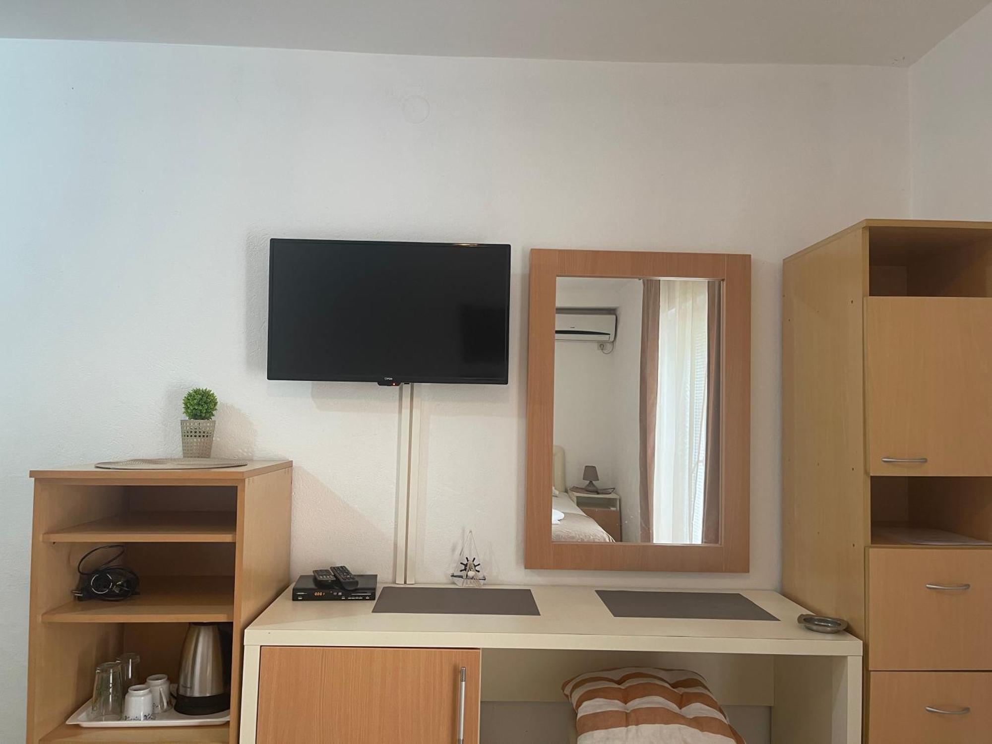 Guest House Jasna Budva Buitenkant foto